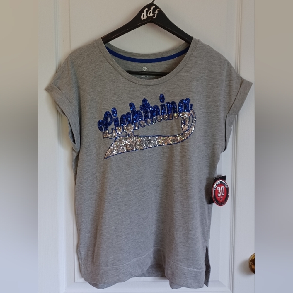 NEW WITH TAGS WOMENS COLOSSEUM SIZE MEDIUM TAMPA BAY LIGHTNING SEQUIN TOP